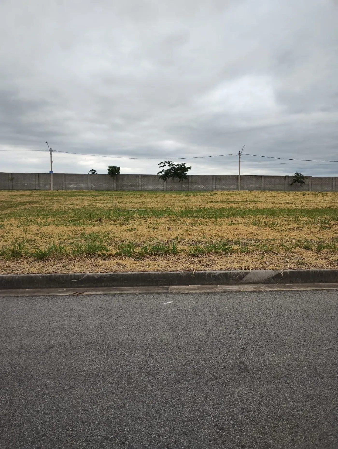 Comprar Terreno / Condomínio em São José dos Campos R$ 320.000,00 - Foto 1