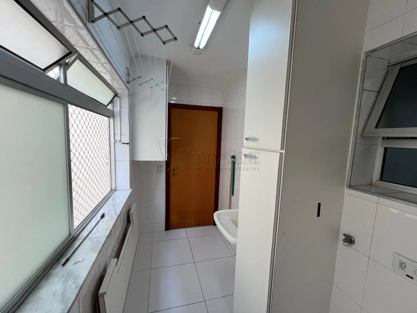 Alugar Apartamento / Padrão em São José dos Campos R$ 3.500,00 - Foto 8