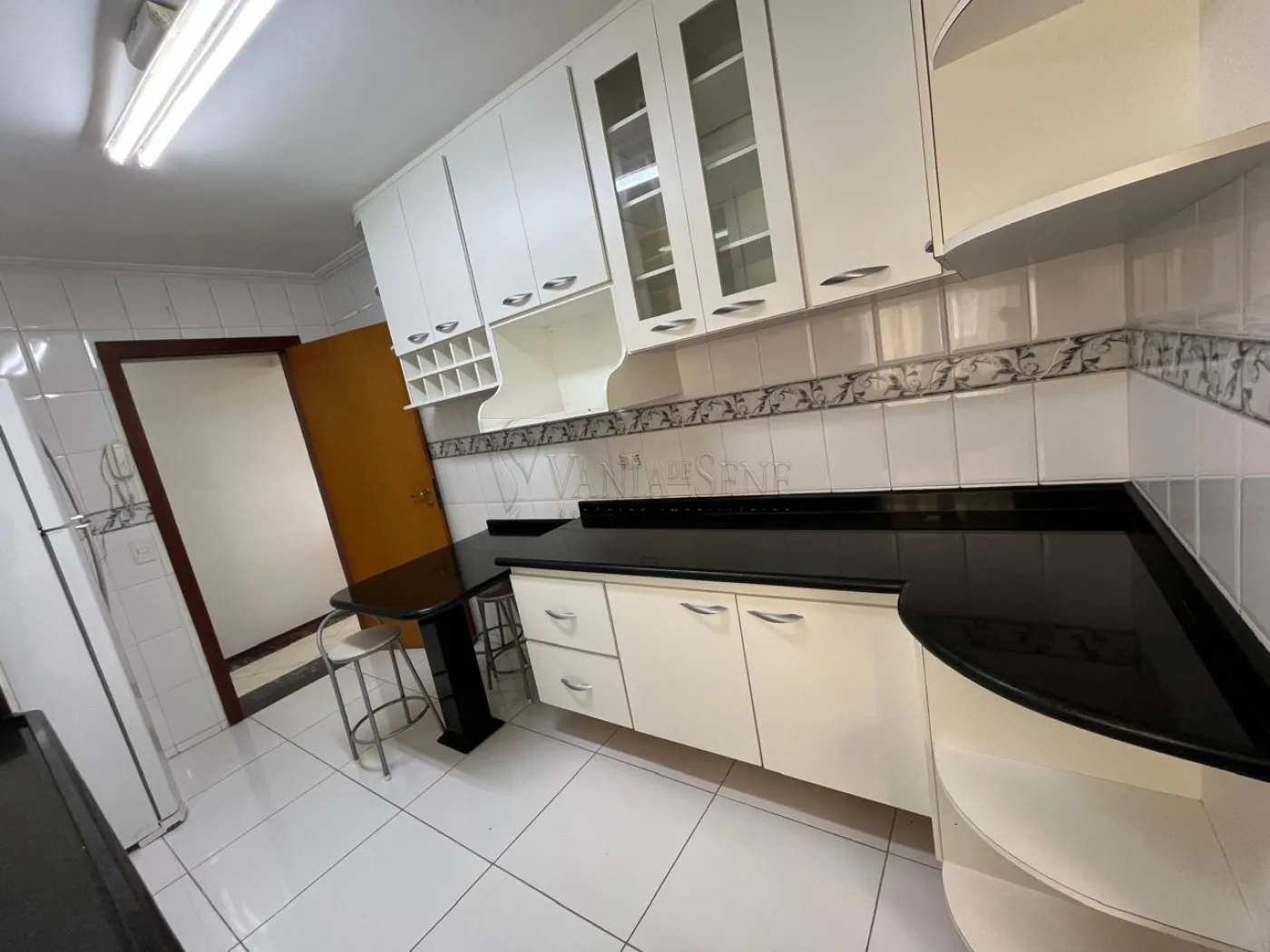 Alugar Apartamento / Padrão em São José dos Campos R$ 3.500,00 - Foto 5