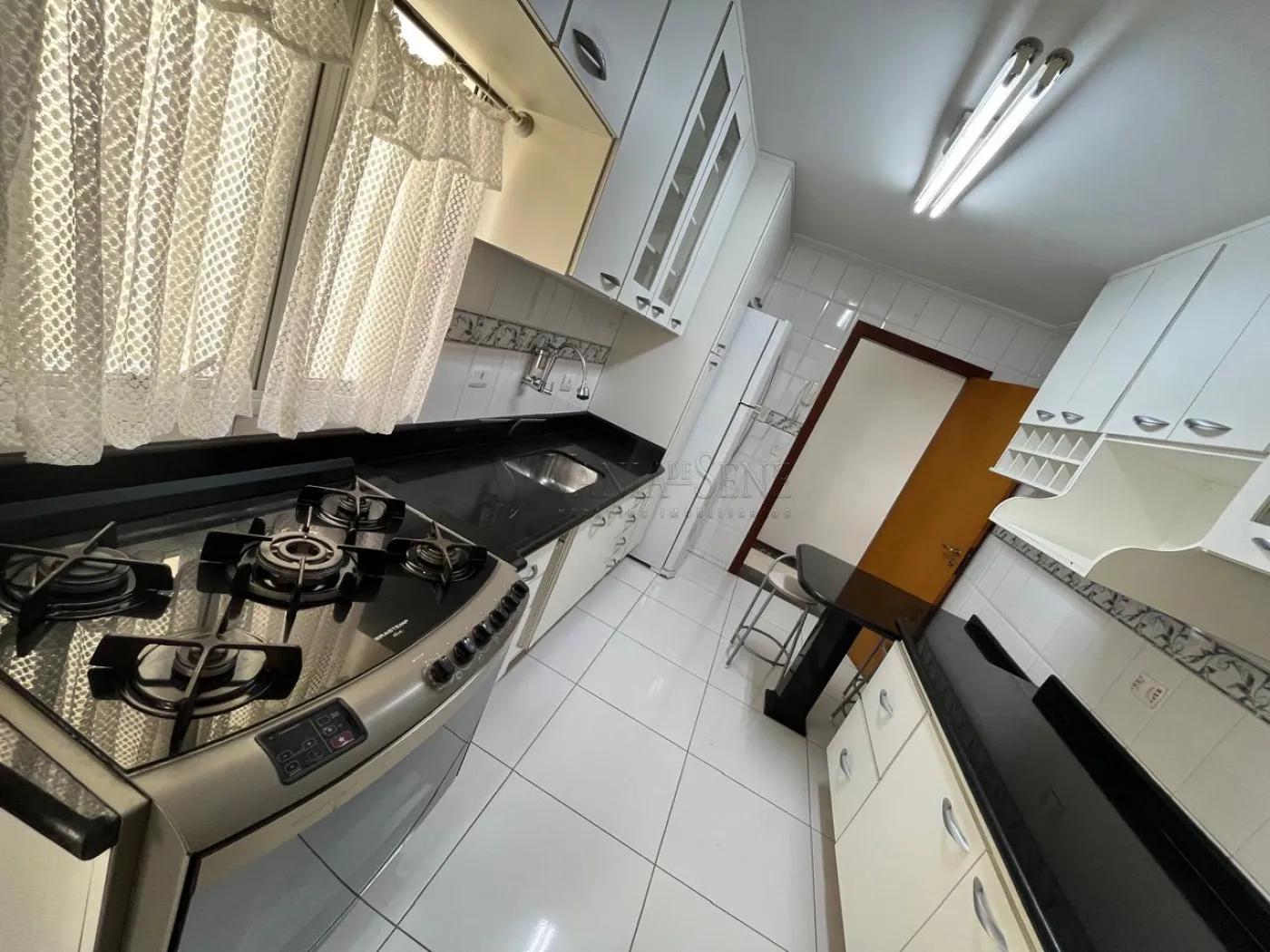 Alugar Apartamento / Padrão em São José dos Campos R$ 3.500,00 - Foto 6