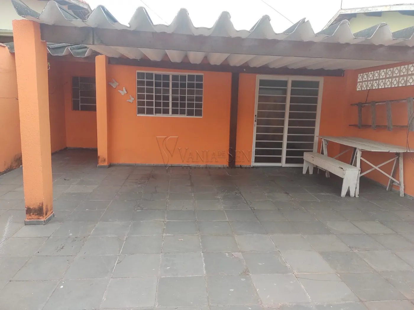 Alugar Casa / Padrão em São José dos Campos R$ 2.000,00 - Foto 3