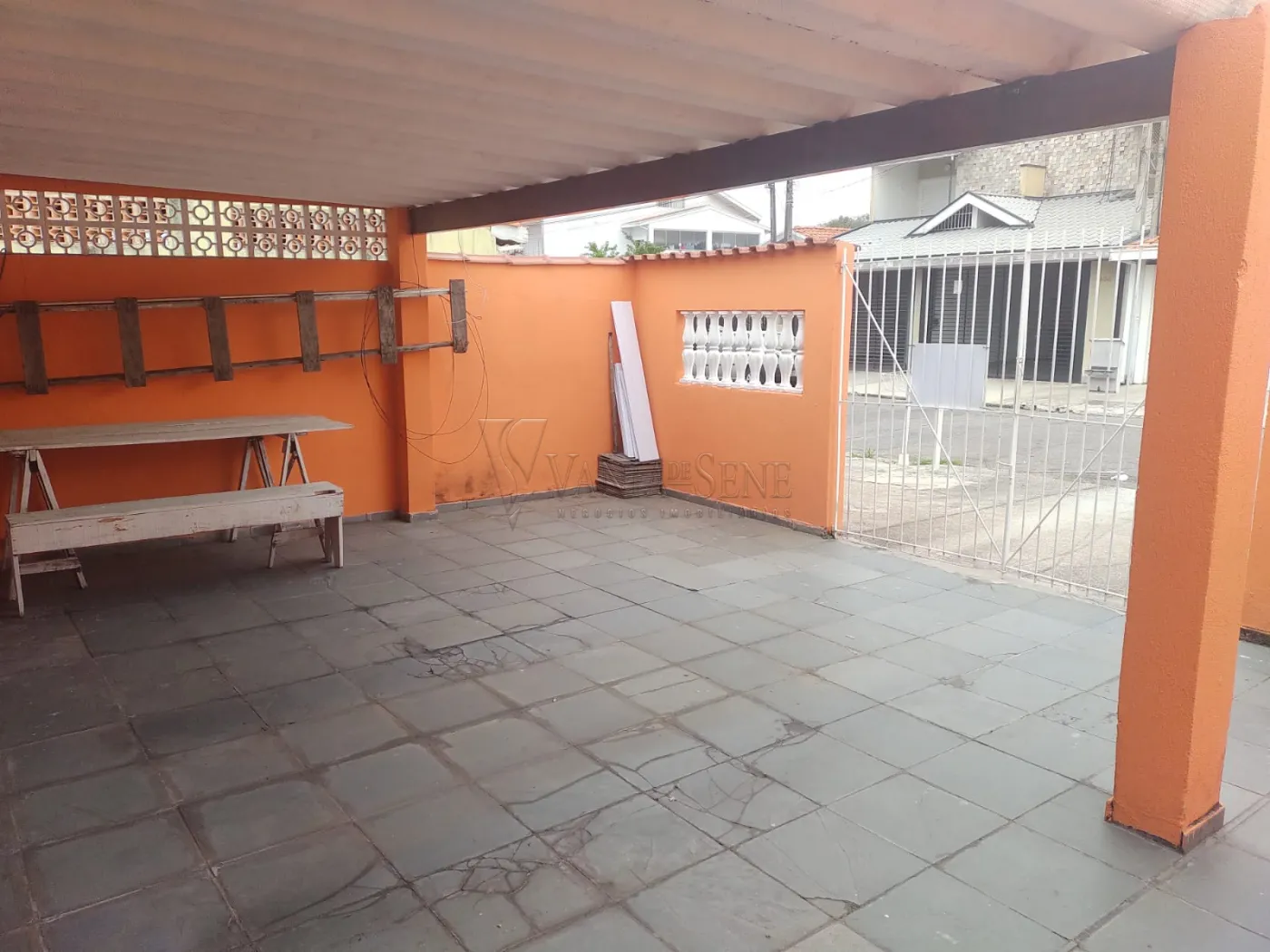 Alugar Casa / Padrão em São José dos Campos R$ 2.000,00 - Foto 2