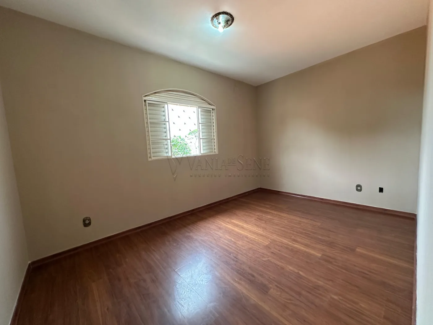 Alugar Casa / Padrão em São José dos Campos R$ 3.800,00 - Foto 11