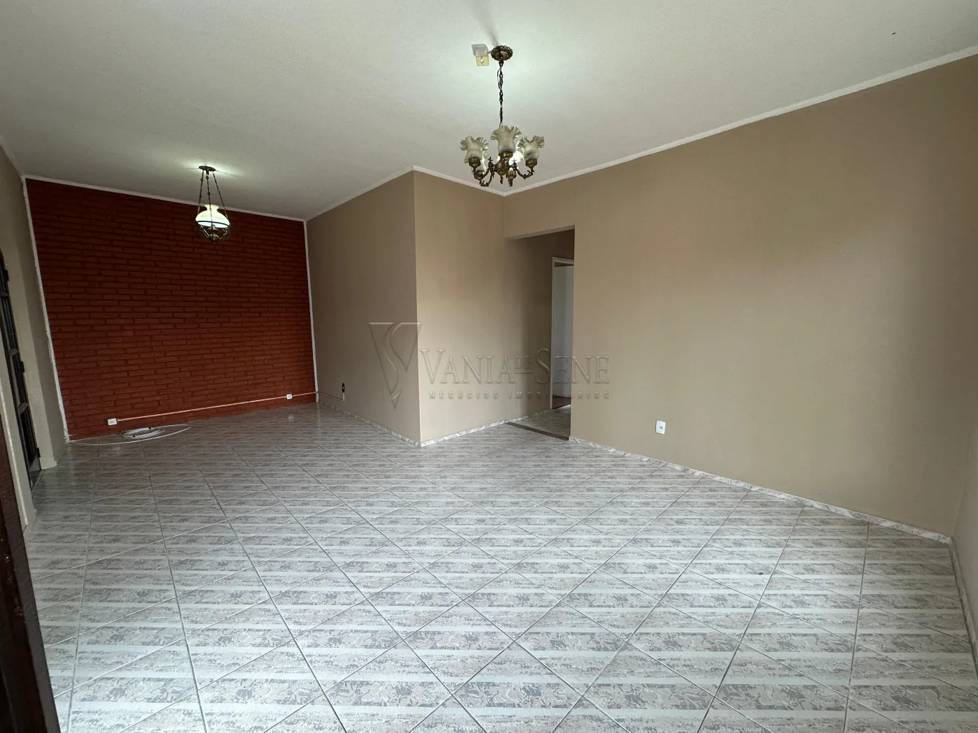 Alugar Casa / Padrão em São José dos Campos R$ 3.800,00 - Foto 2