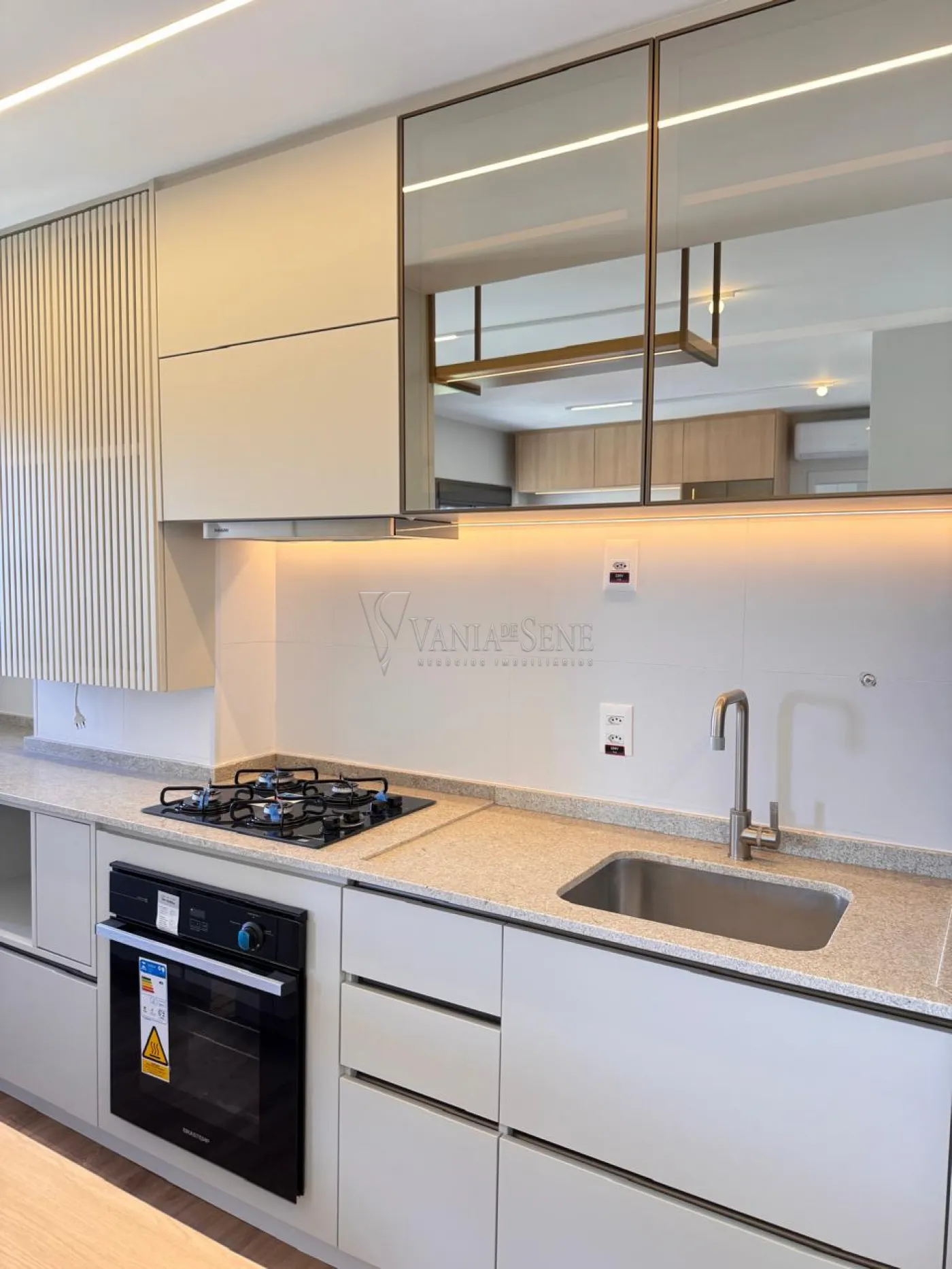 Alugar Apartamento / Padrão em São José dos Campos R$ 5.000,00 - Foto 1