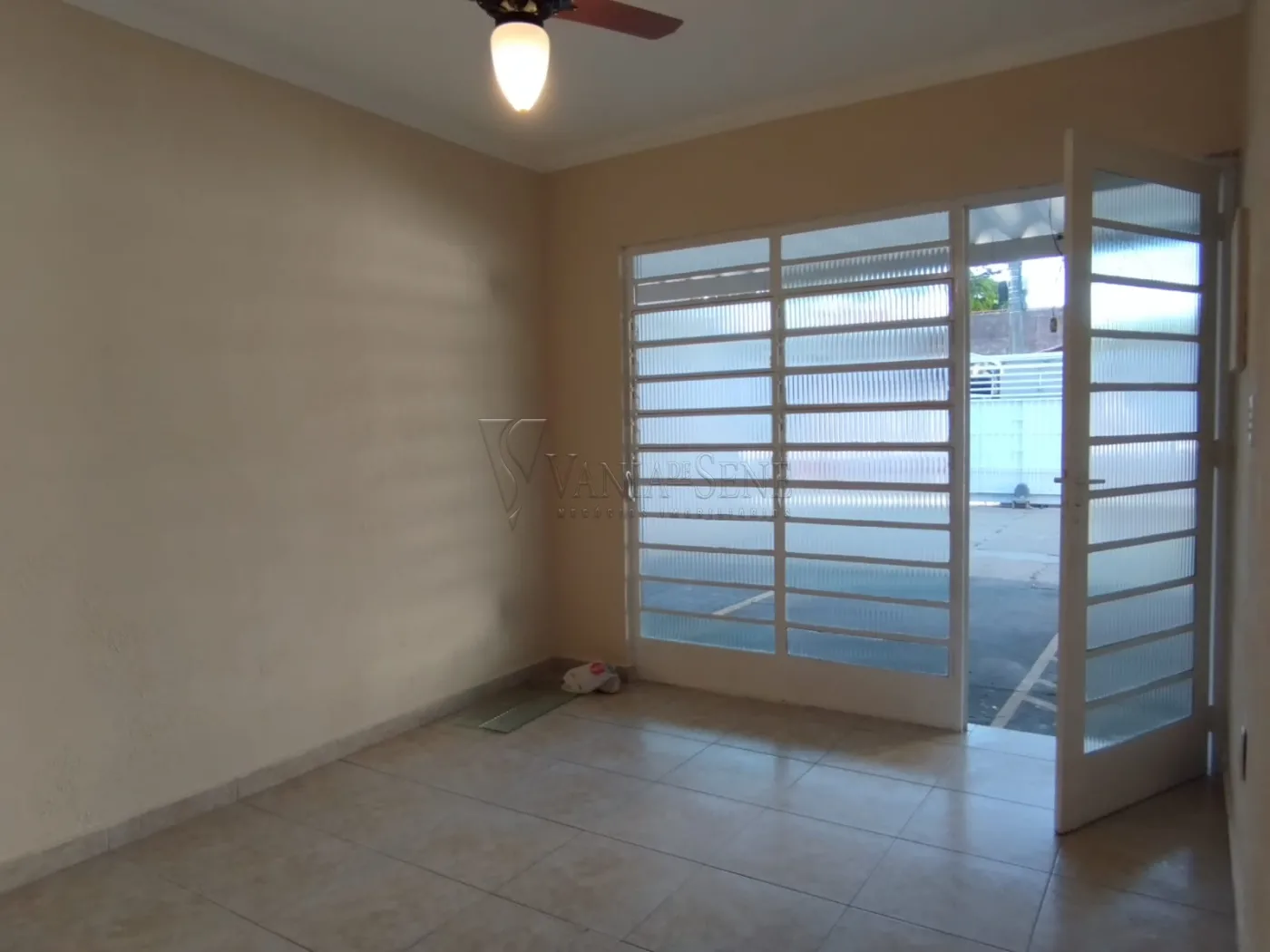 Alugar Casa / Padrão em São José dos Campos R$ 3.270,00 - Foto 15
