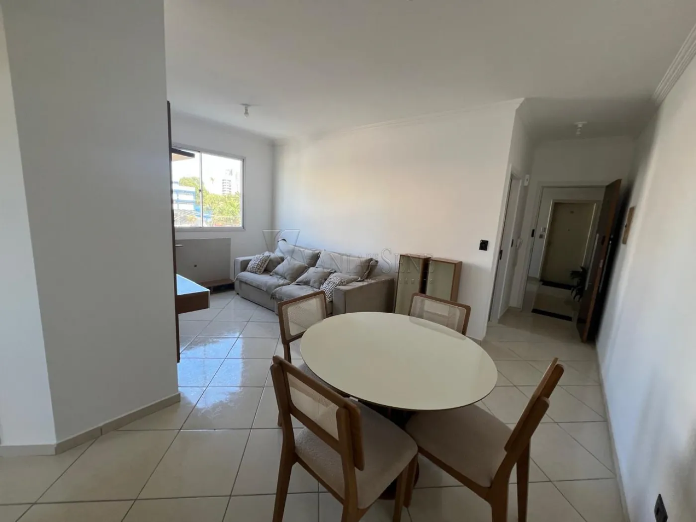 Alugar Apartamento / Padrão em São José dos Campos R$ 2.200,00 - Foto 1