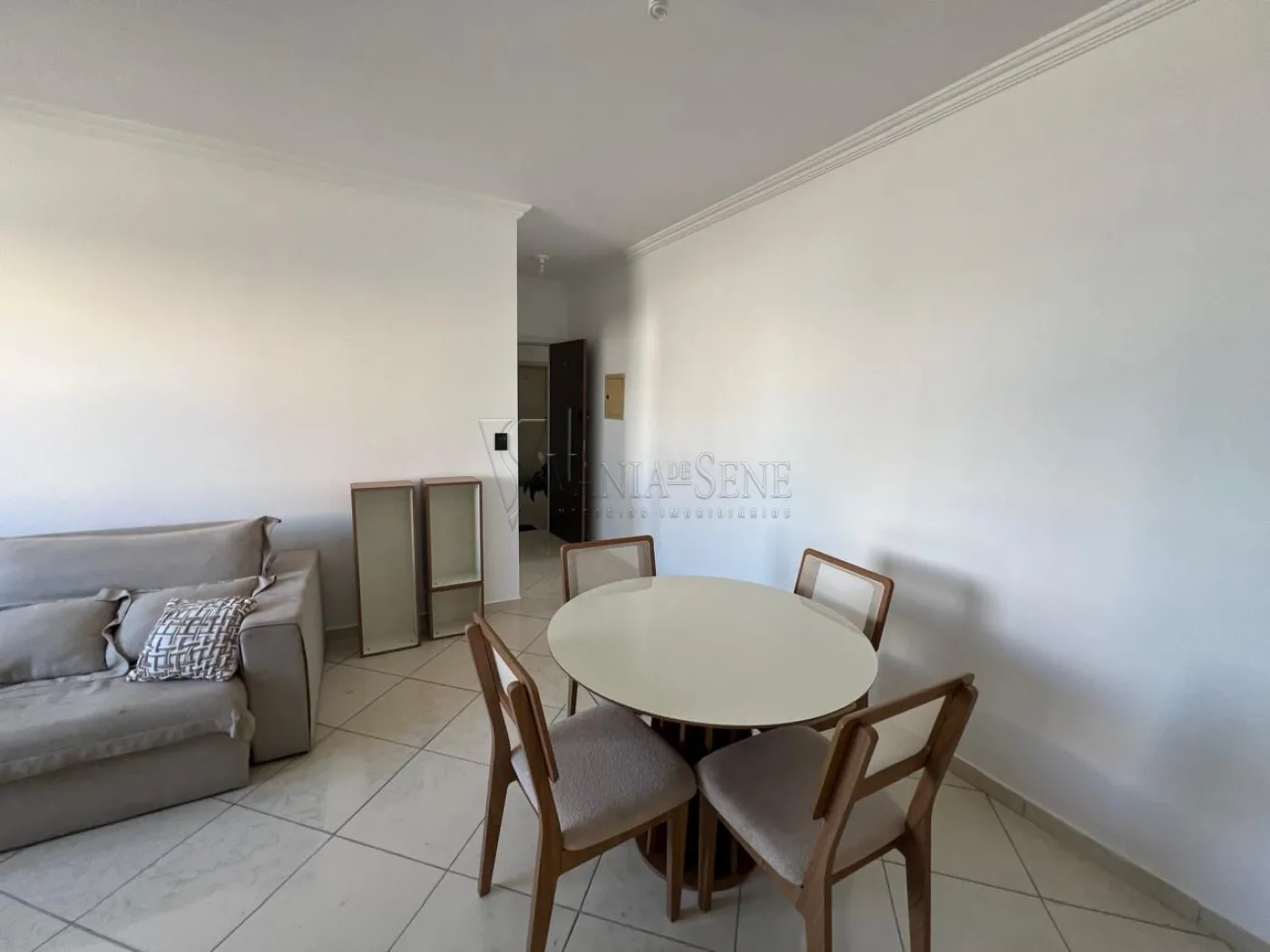 Alugar Apartamento / Padrão em São José dos Campos R$ 2.200,00 - Foto 4