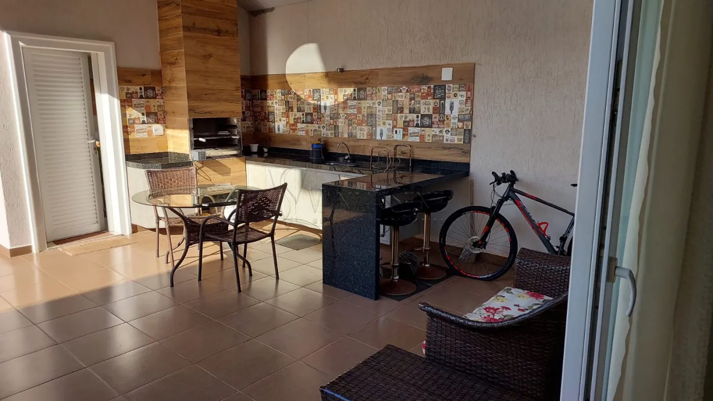 Comprar Casa / Padrão em São José dos Campos R$ 1.600.000,00 - Foto 3