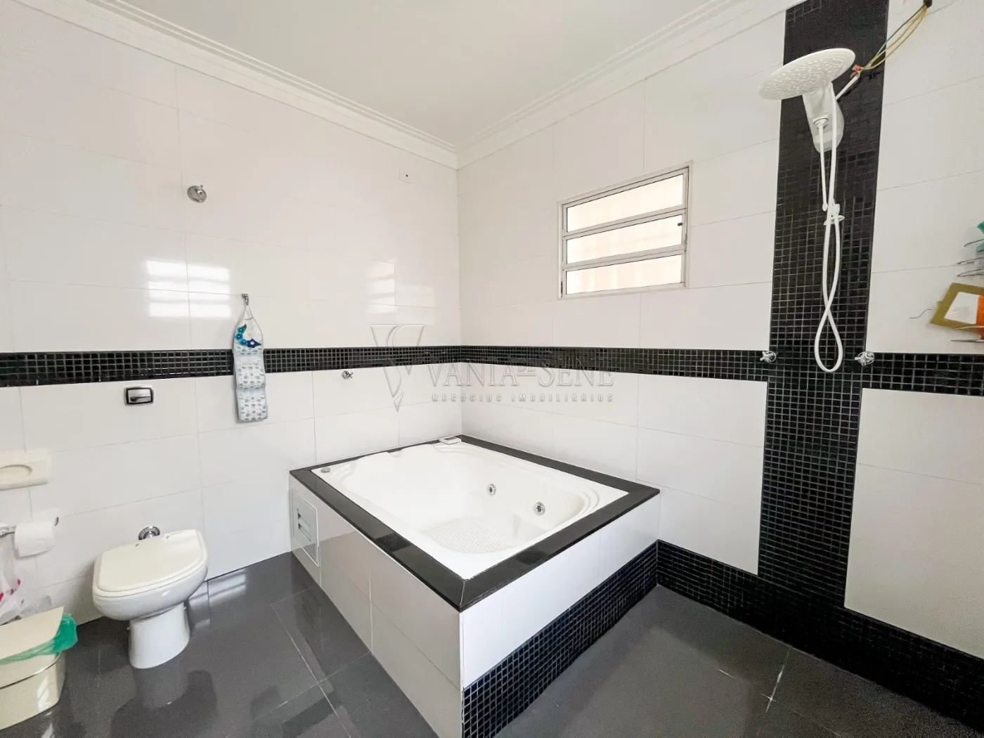 Alugar Casa / Padrão em São José dos Campos R$ 3.600,00 - Foto 5
