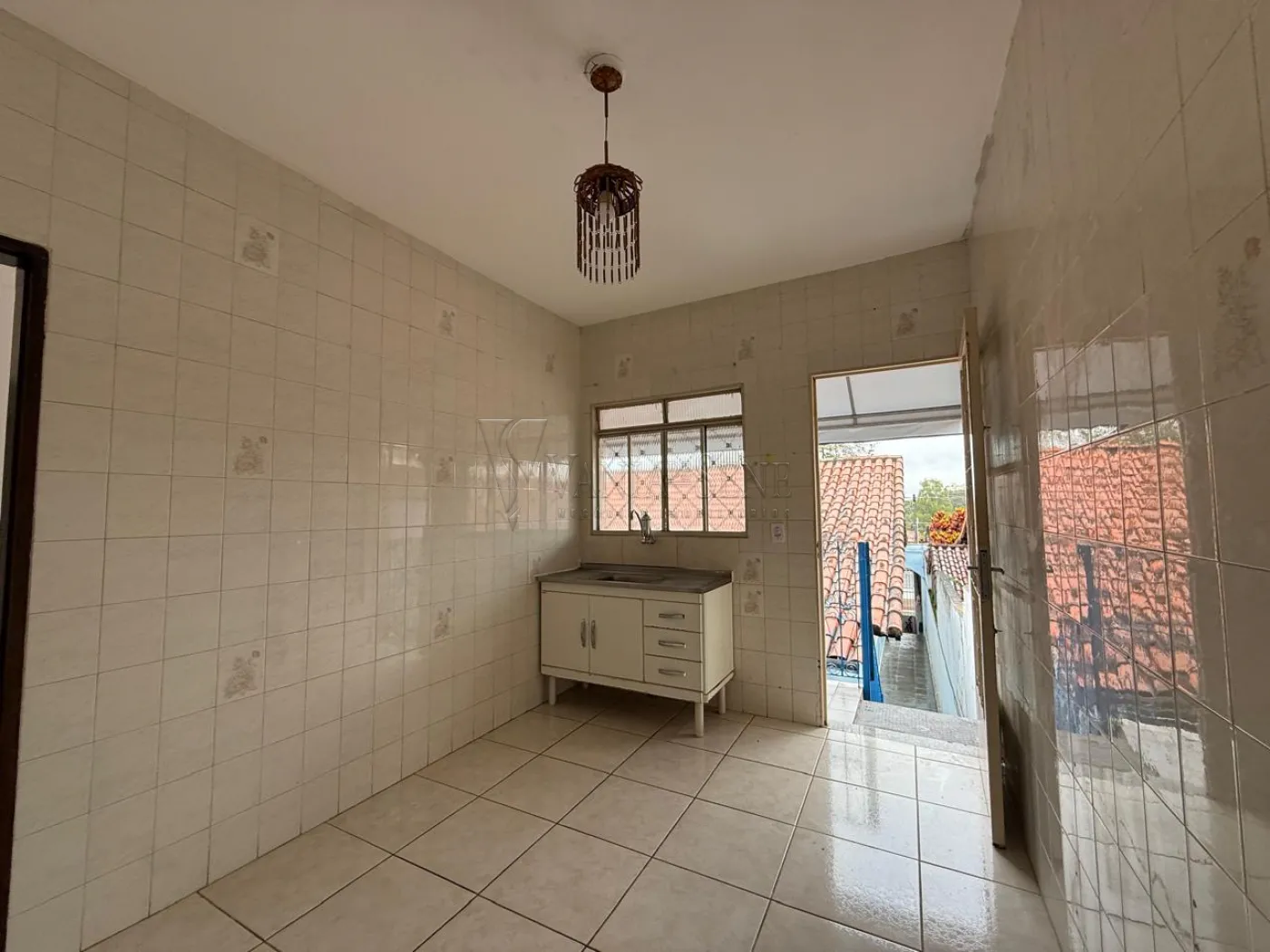 Alugar Casa / Edícula em São José dos Campos R$ 1.630,00 - Foto 6