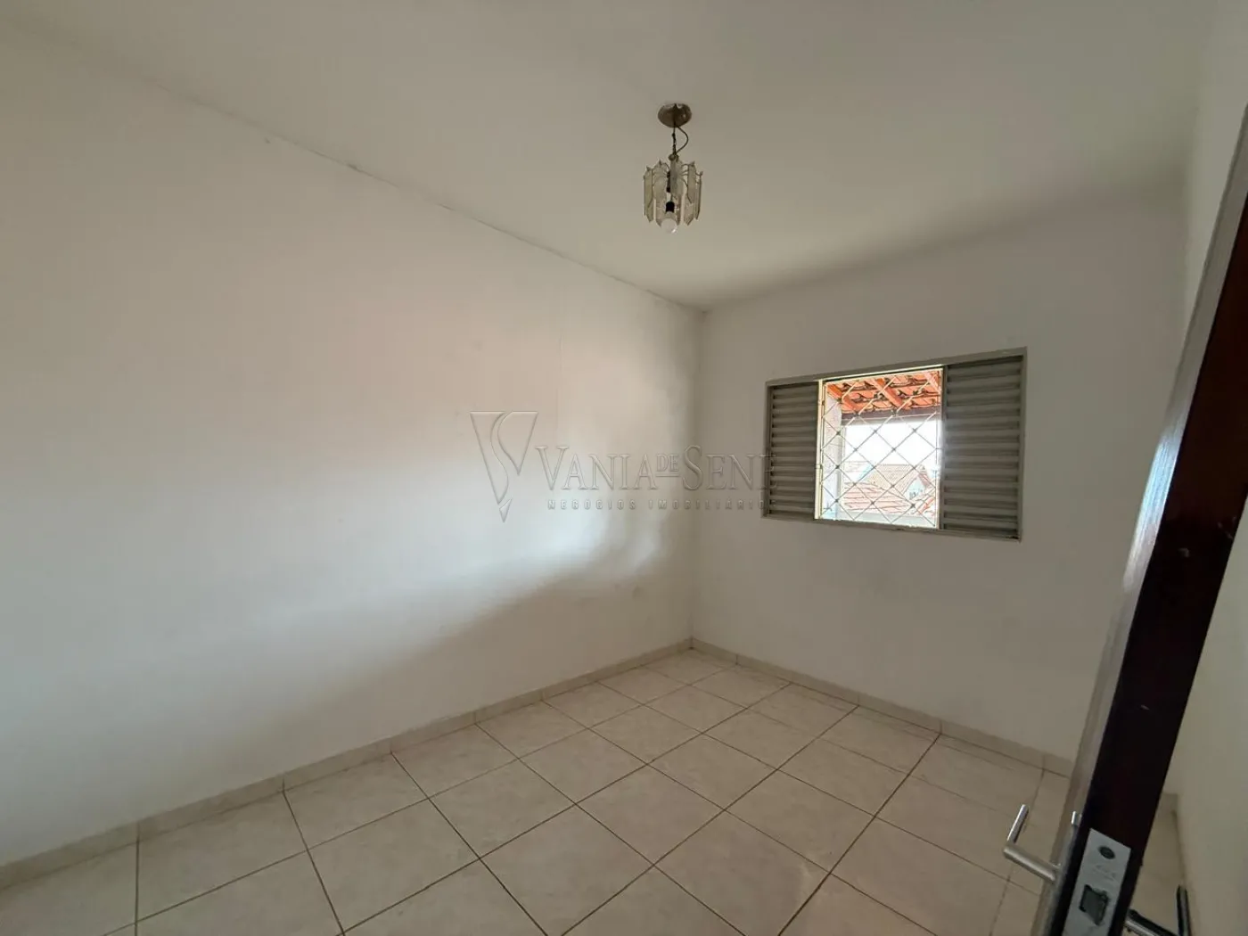 Alugar Casa / Edícula em São José dos Campos R$ 1.630,00 - Foto 8