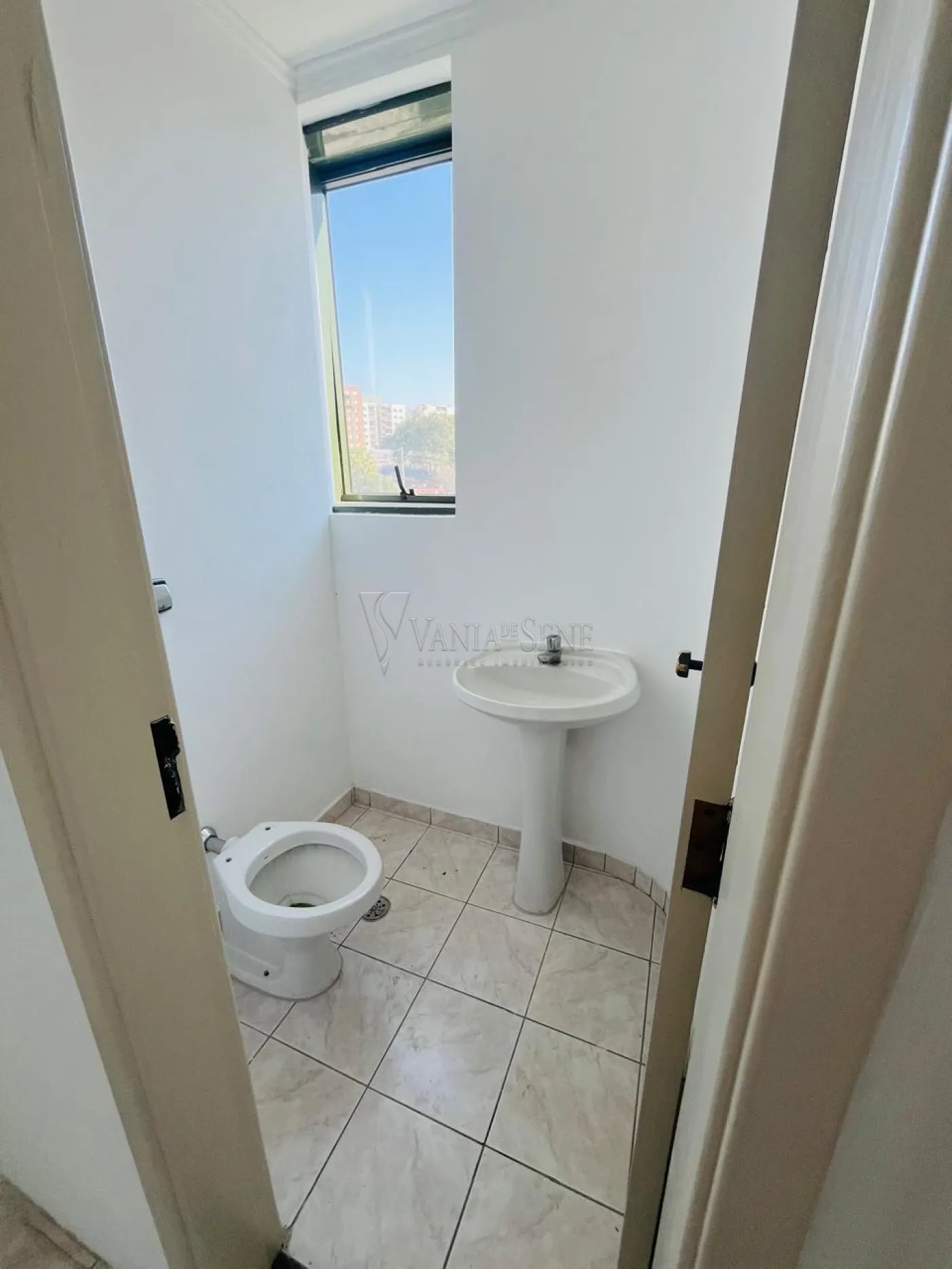 Alugar Comercial / Sala em São José dos Campos R$ 2.000,00 - Foto 12