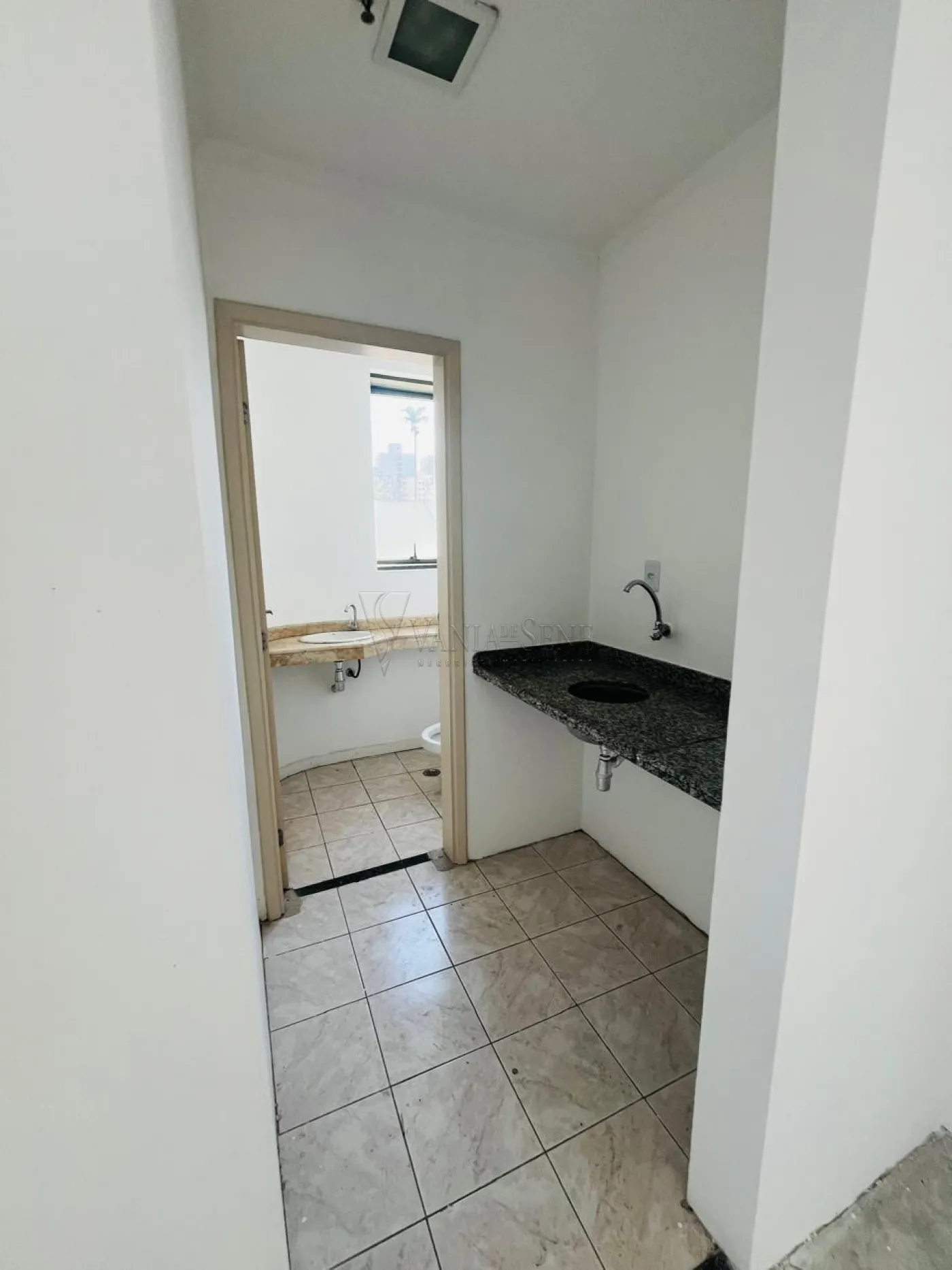 Alugar Comercial / Sala em São José dos Campos R$ 2.000,00 - Foto 8