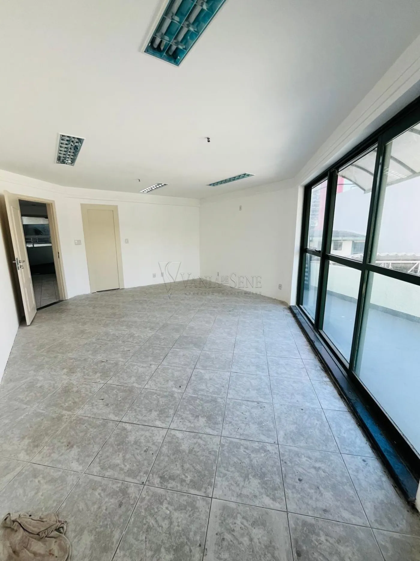 Alugar Comercial / Sala em São José dos Campos R$ 2.000,00 - Foto 7