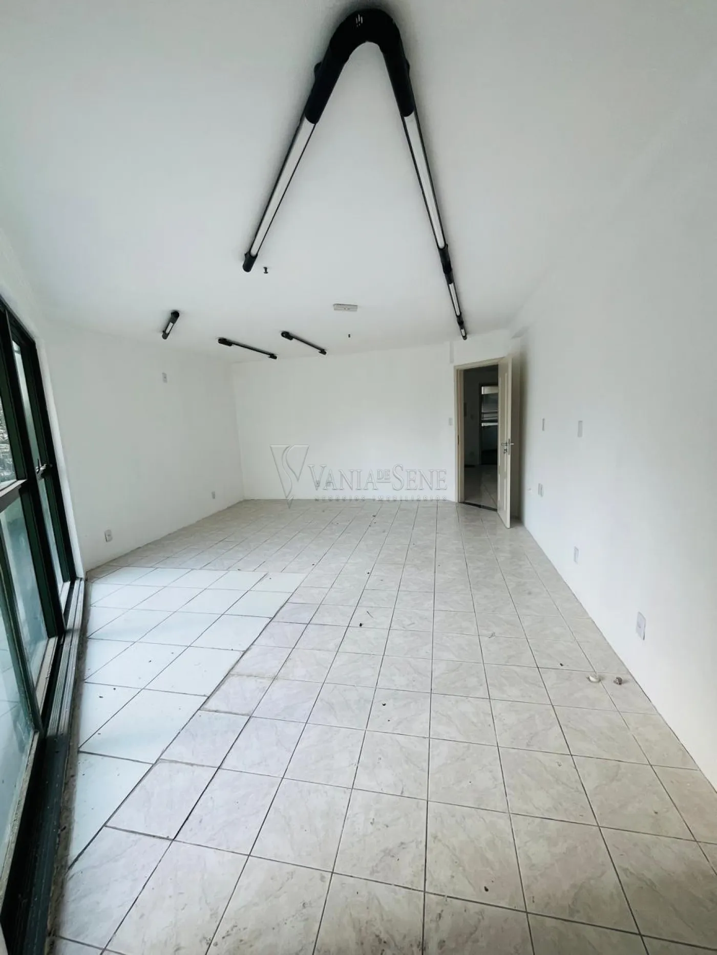 Alugar Comercial / Sala em São José dos Campos R$ 2.000,00 - Foto 6